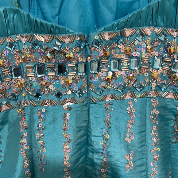 Mini party dress 👗 - Picture 6 of 8